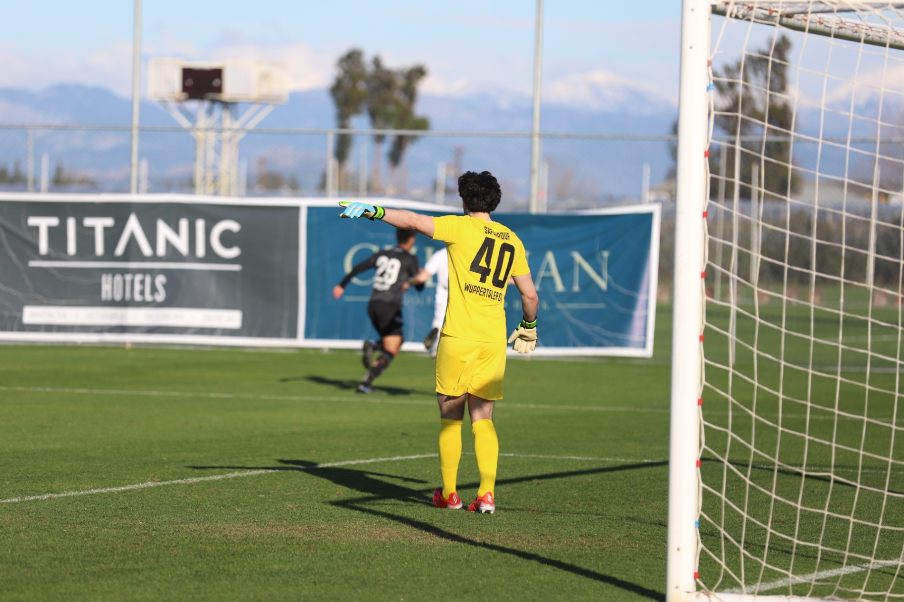 Payam im Spiel als Torwart Nr. 40